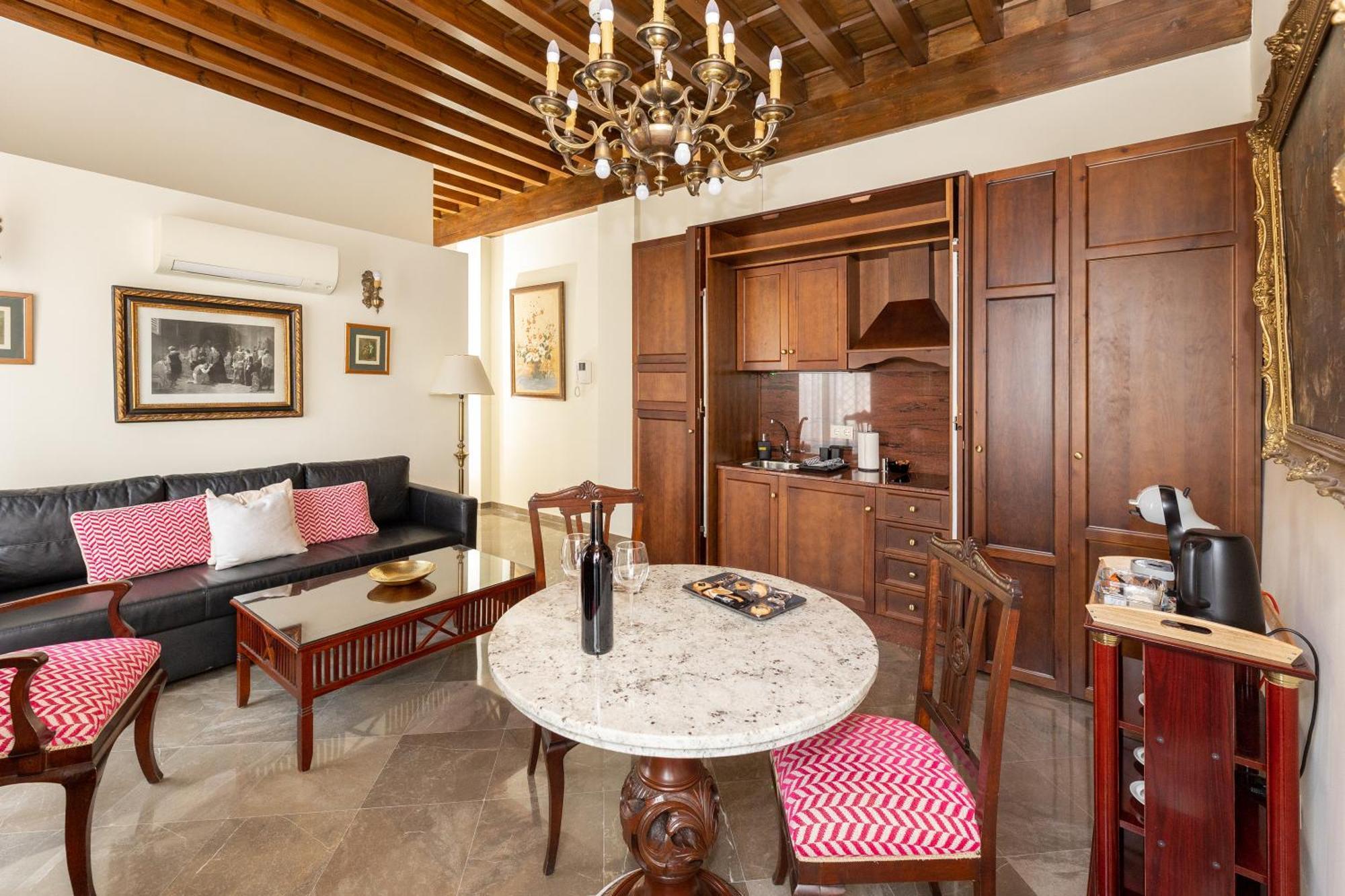 Apartamentos En Pleno Centro, Aljibe Rodrigo Del Campo 1B Granada Kültér fotó