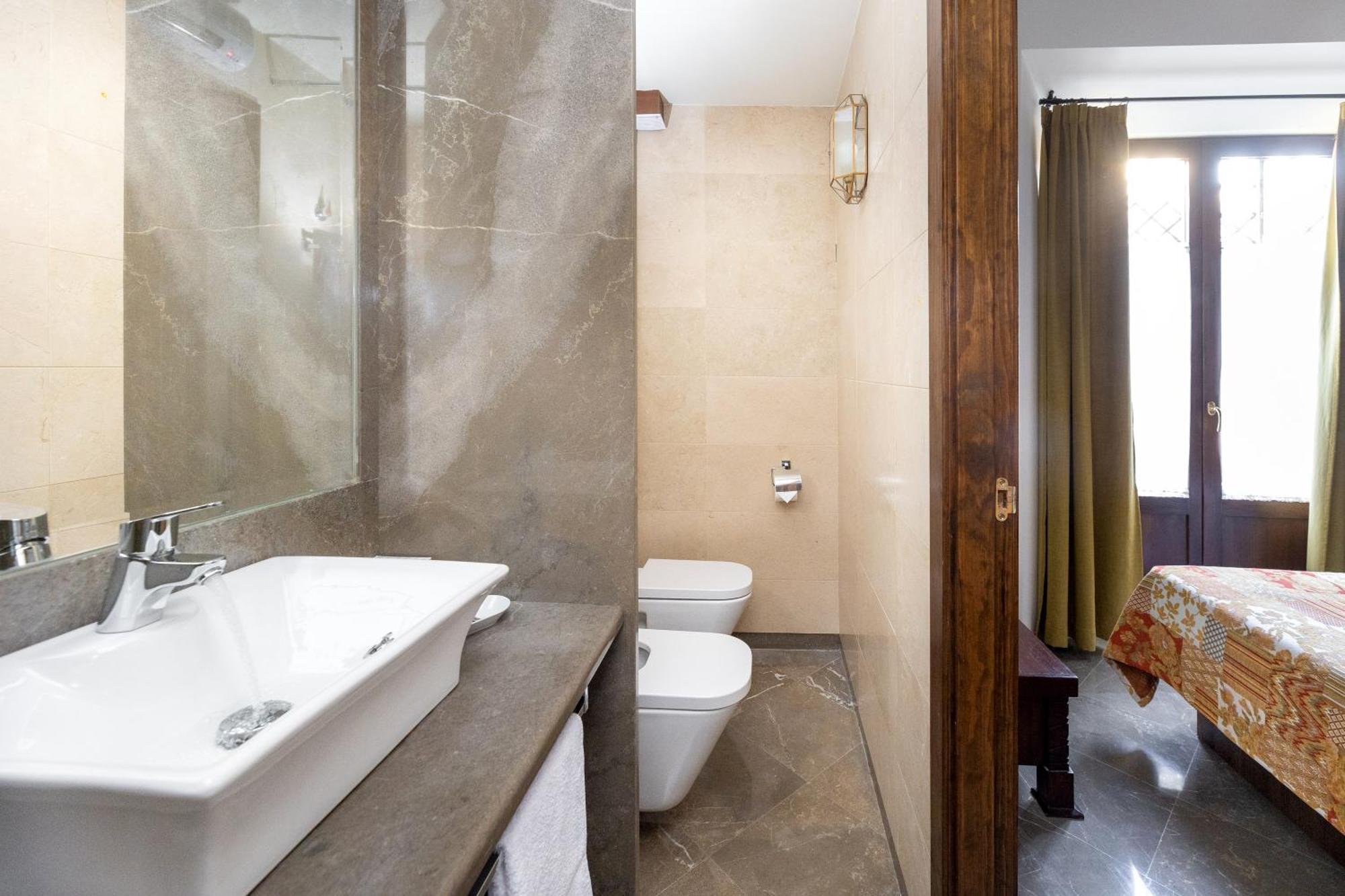 Apartamentos En Pleno Centro, Aljibe Rodrigo Del Campo 1B Granada Kültér fotó